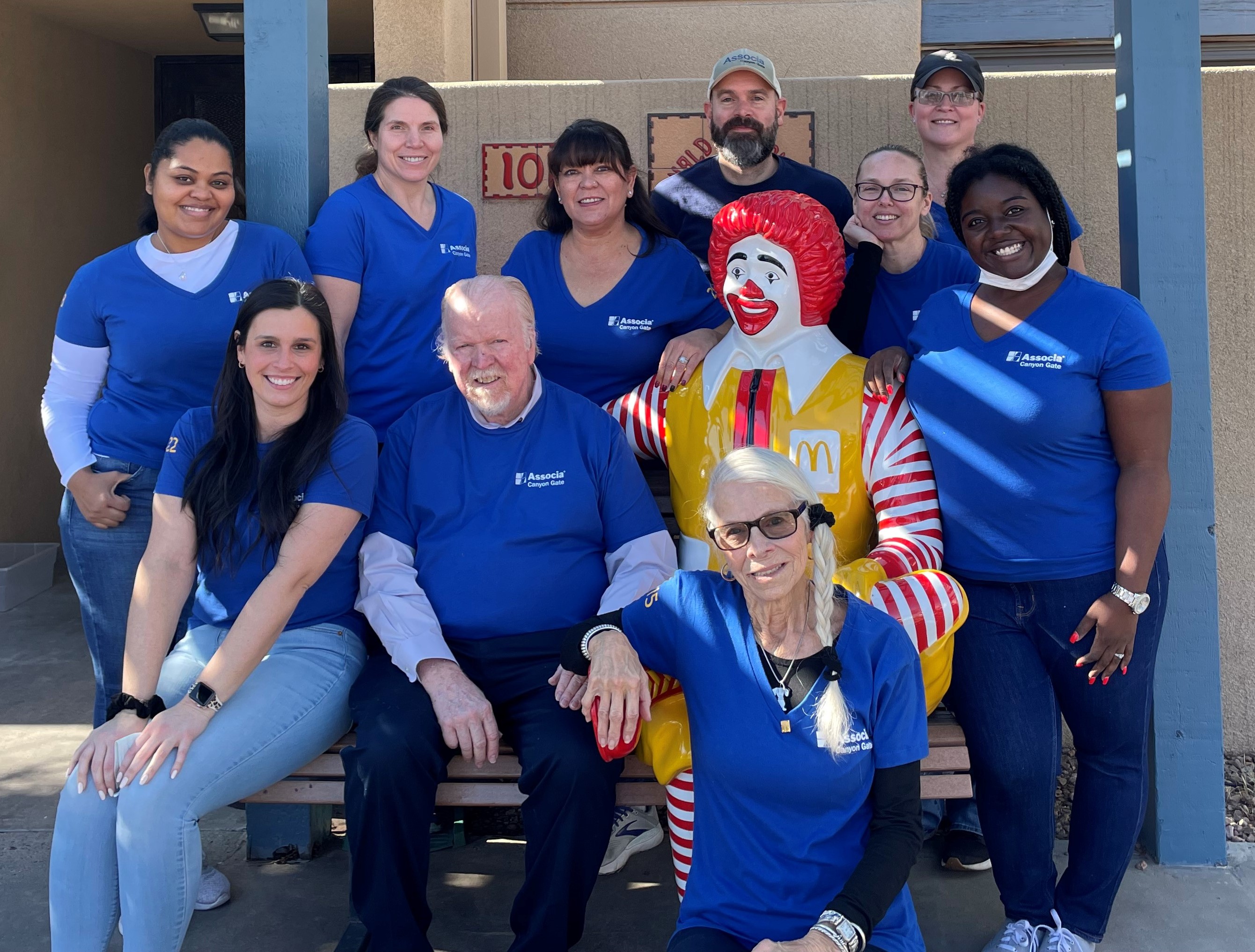 Associa Canyon Gate volunteers at Ronald McDonald House to help those in need.