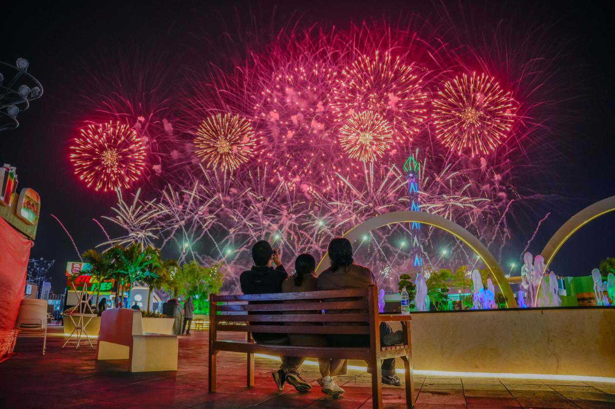 Liuyang Fireworks Paint the Night Sky of Abu Dhabi