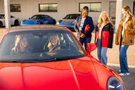 Le Centre d’expérience Porsche de Toronto lance le programme « Expérience pour ELLE »