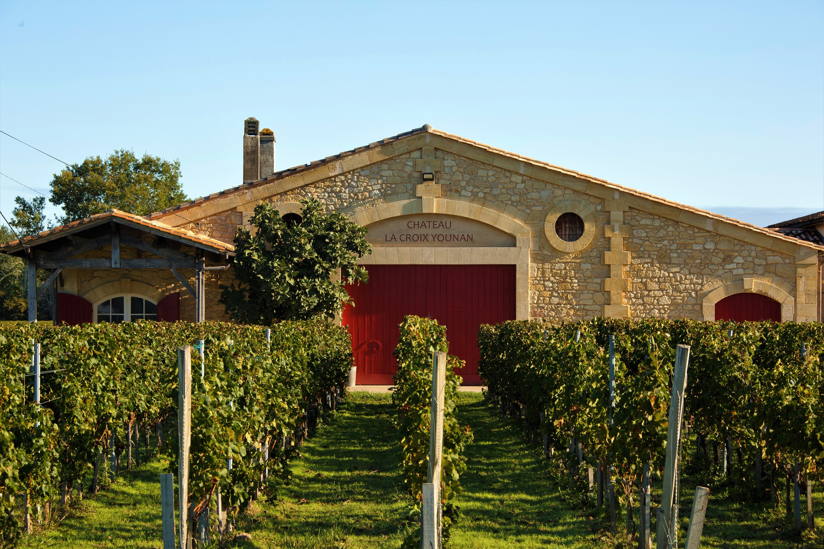 Château La Croix Younan was accepted into the prestigious Grand Cercle des Vins de Bordeaux. The selection represented the first time an American-owned château from Saint-Émilion had been included in The Grand Cercle’s ‘Rive Droite’, an elite selection of 113 wines representing winemaking excellence in Bordeaux’s Right Bank.