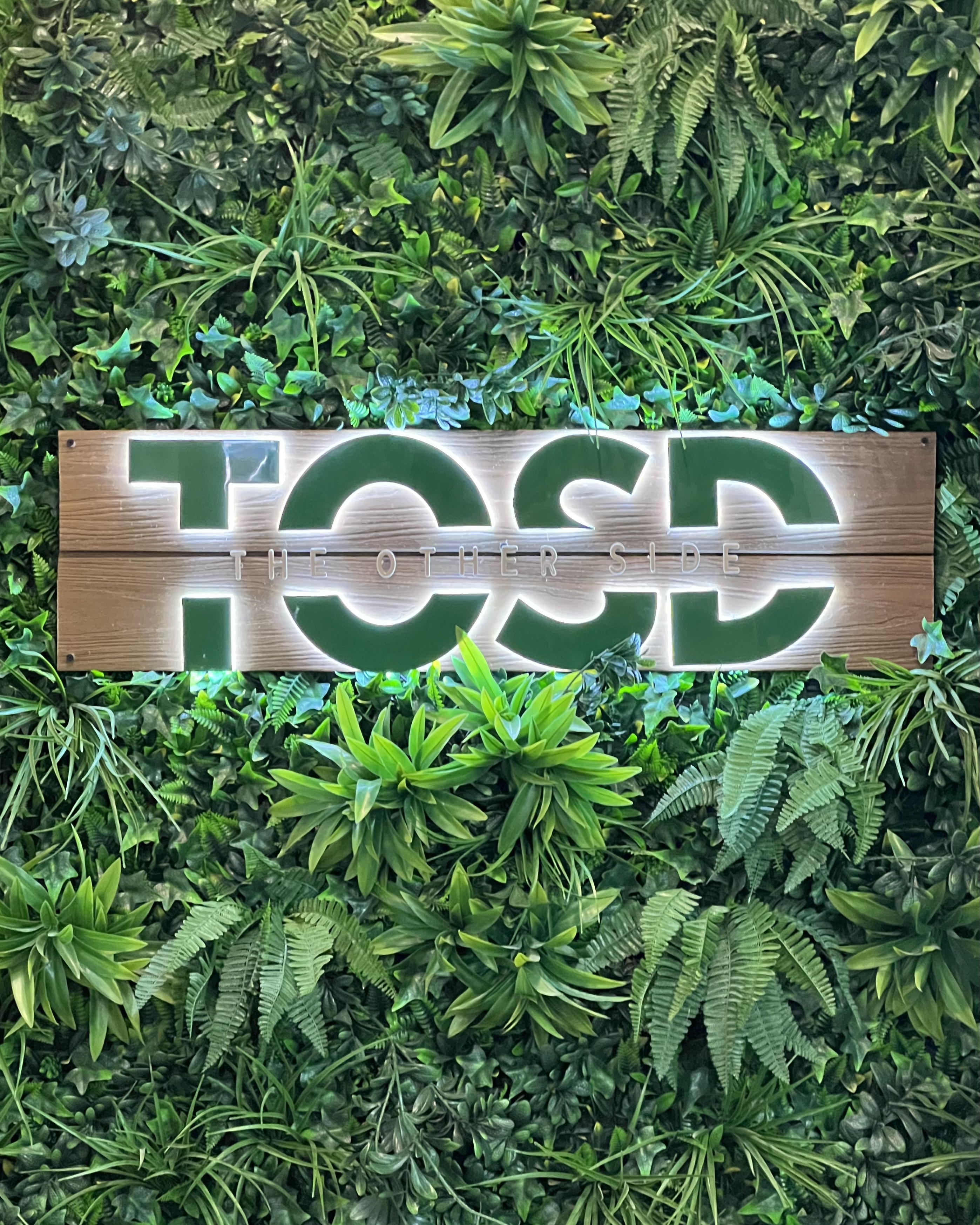 The Other Side Dispensary (TOSD) opens its doors in Jersey City, NJ. TOSD is the first dispensary solely funded and founded by minorities in the country.