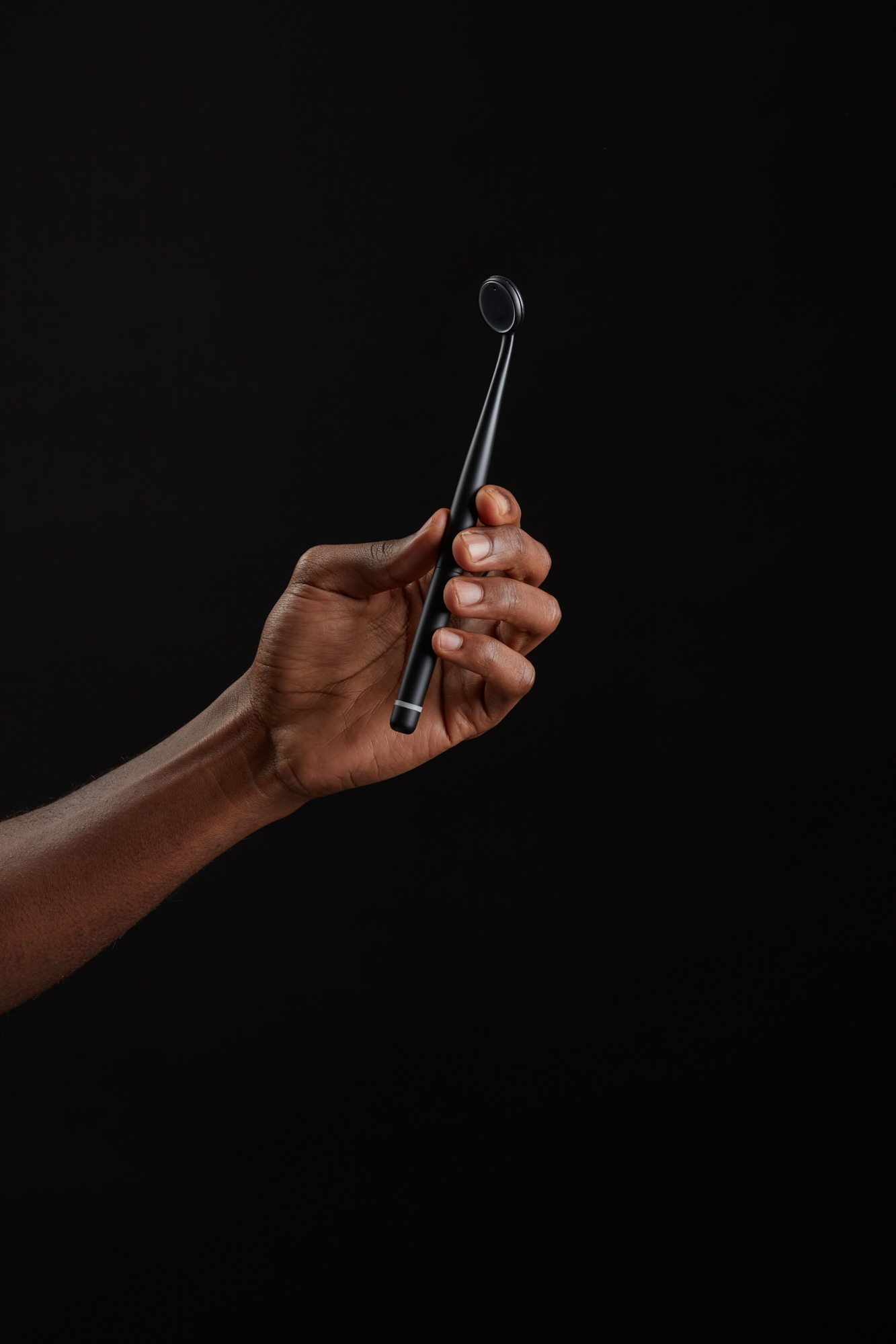 Combines various essential tools and processes into a single convenient device, designed for all-day use.