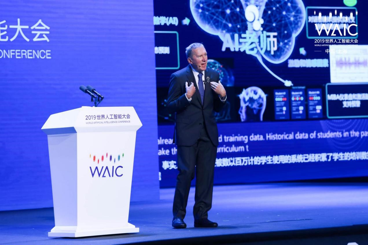Tom Mitchell Represents CMU at 2017 World Economic Forum - Machine