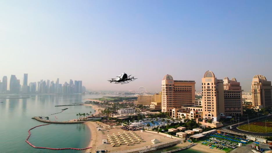 EH216-S flying between Port of Doha and Katara