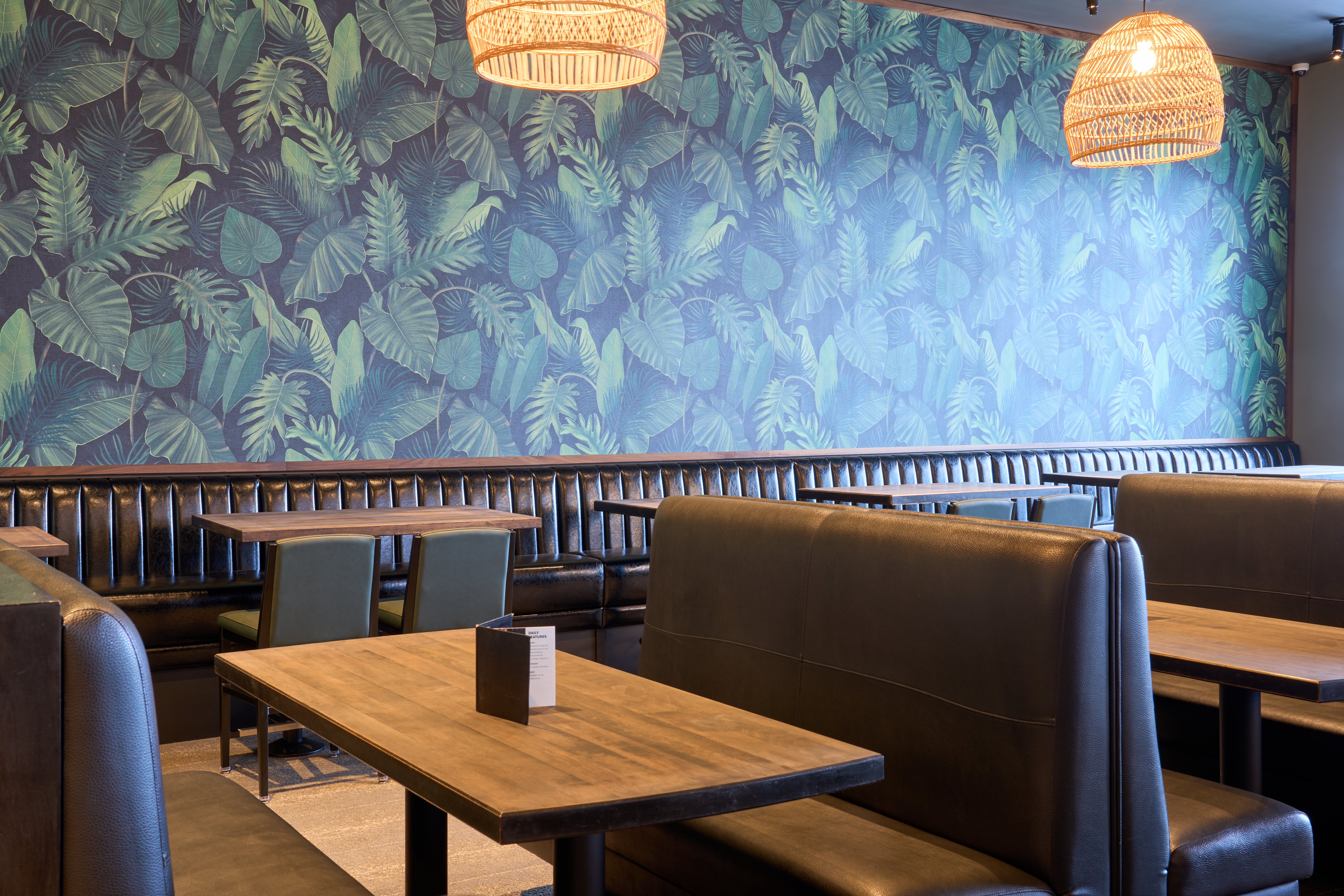 Lounge Dining Area – Rockford Bar & Grill, Prince George