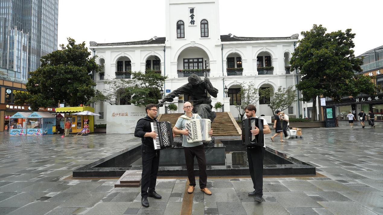 International musicians come to Wuxi for exchange.