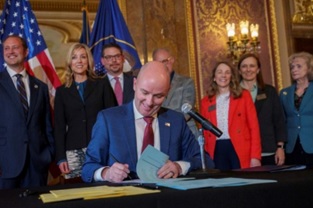 Utah Governor Signs New Laws to Protect Children from the Harms of Social Media Usage