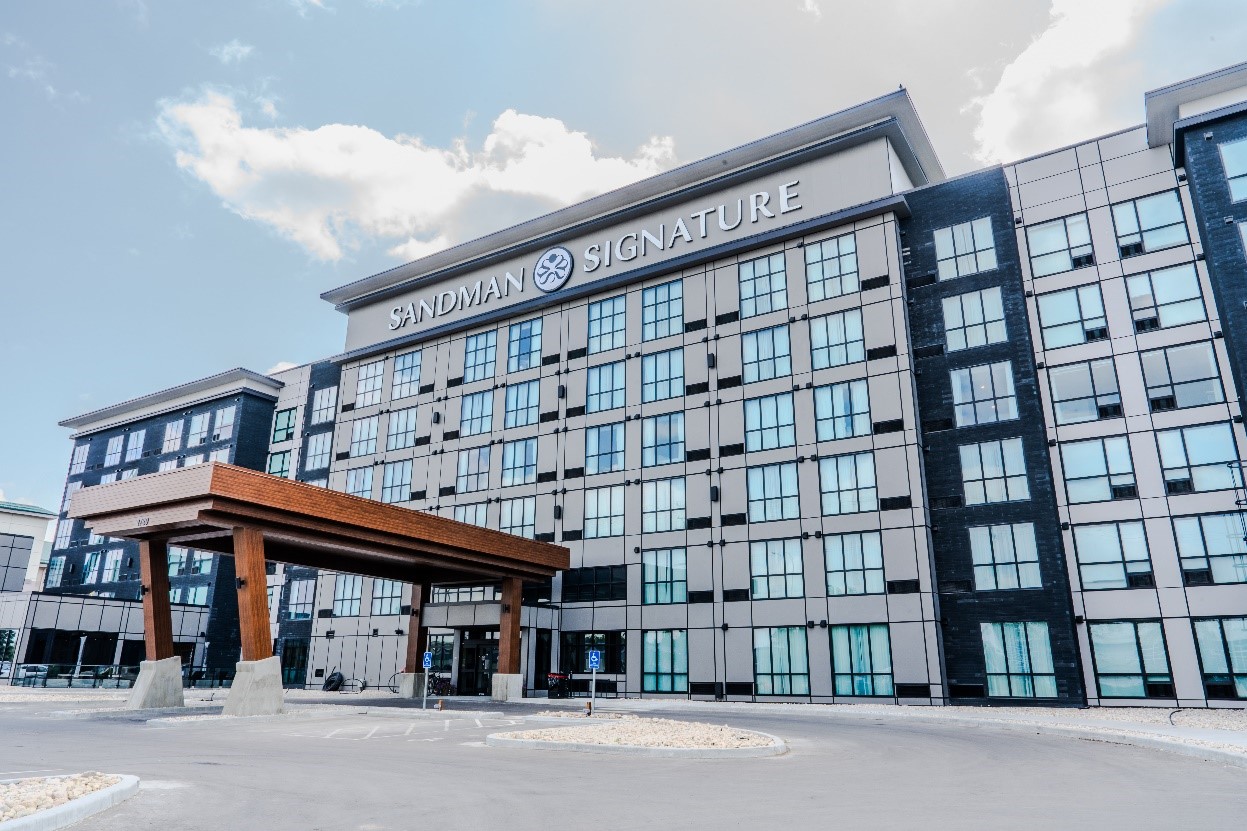 Sandman Signature Winnipeg Airport Hotel & Suites - Exterior