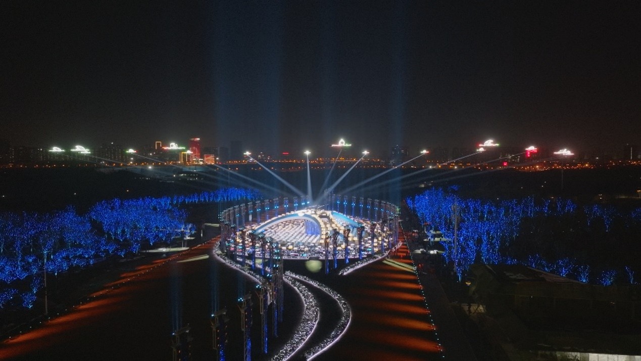 Image: 16 EH216-S aircraft from EHang illuminate the CMG Spring Festival Gala stage