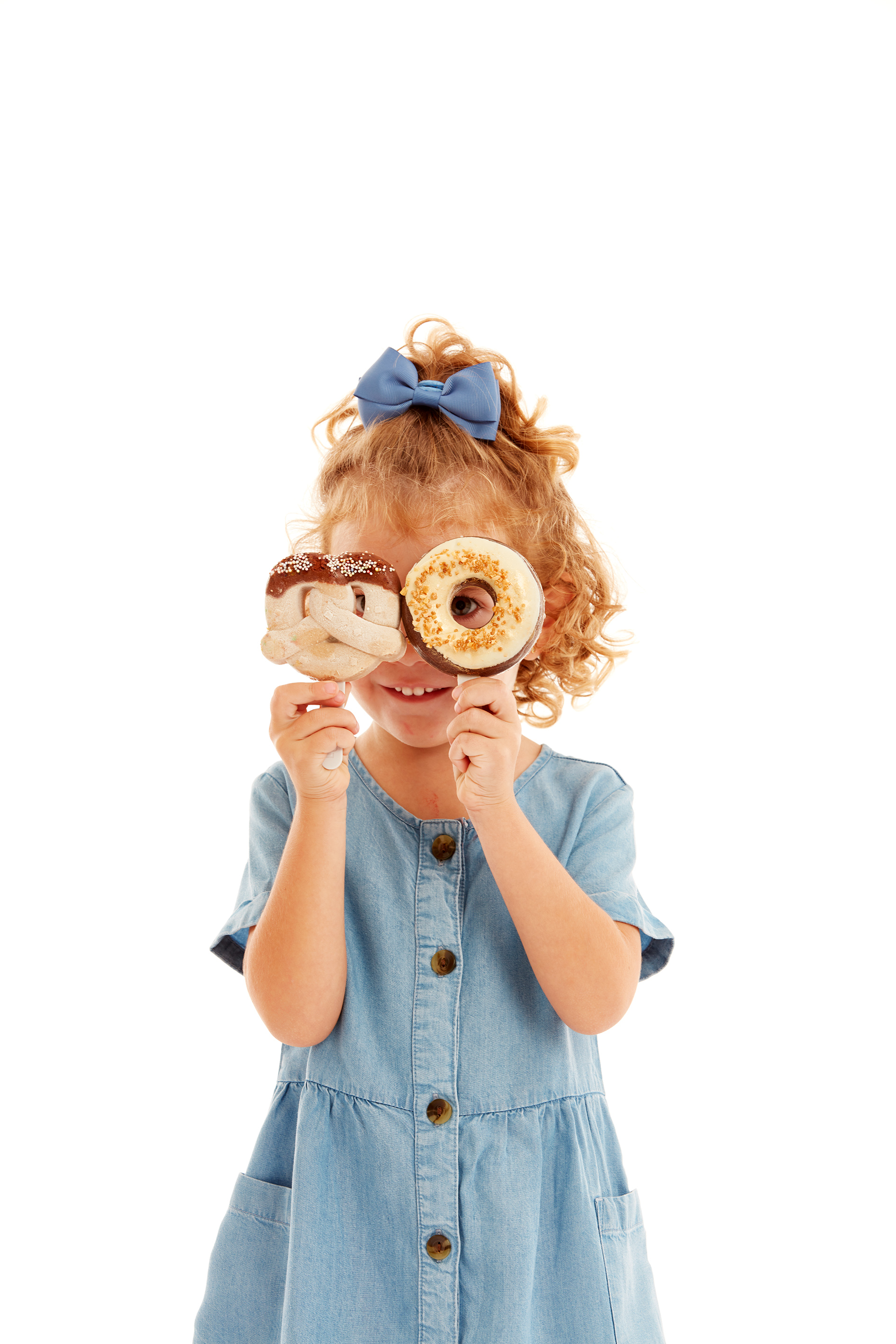 Get creative with these easy-to-fill and easy-to-unmold ice cream pops. The Pretzel and the Donut are the newest shapes in the Lékué pop mold collection