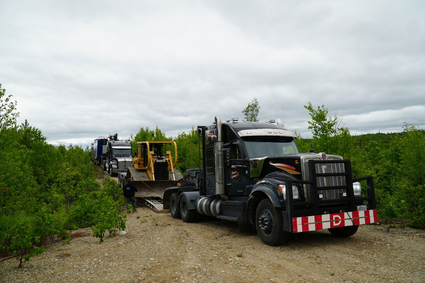 Vortex Drilling mobilizing equipment to Target 900 at the Lac Brulé property.