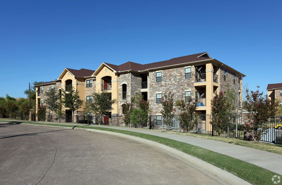 Savoy of Garland Apartments in Garland, Texas