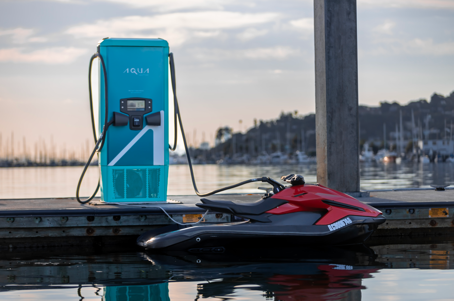 Taiga Motors et Aqua...