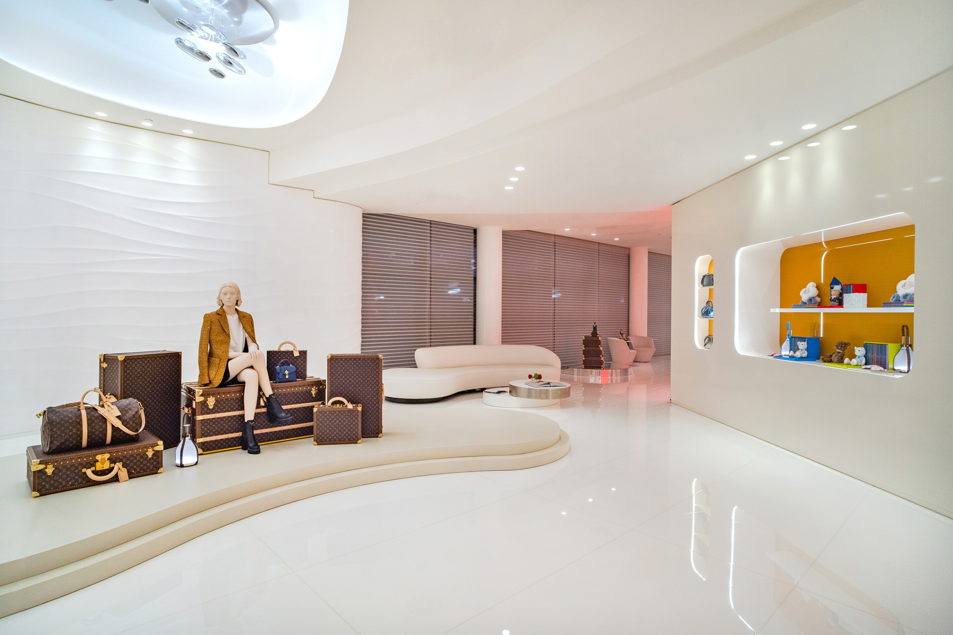 Louis Vuitton - White Label Room