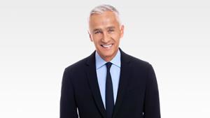 Reporter and anchor Jorge Ramos has established an endowed scholarship at the University of Miami School of Communication for journalism students.