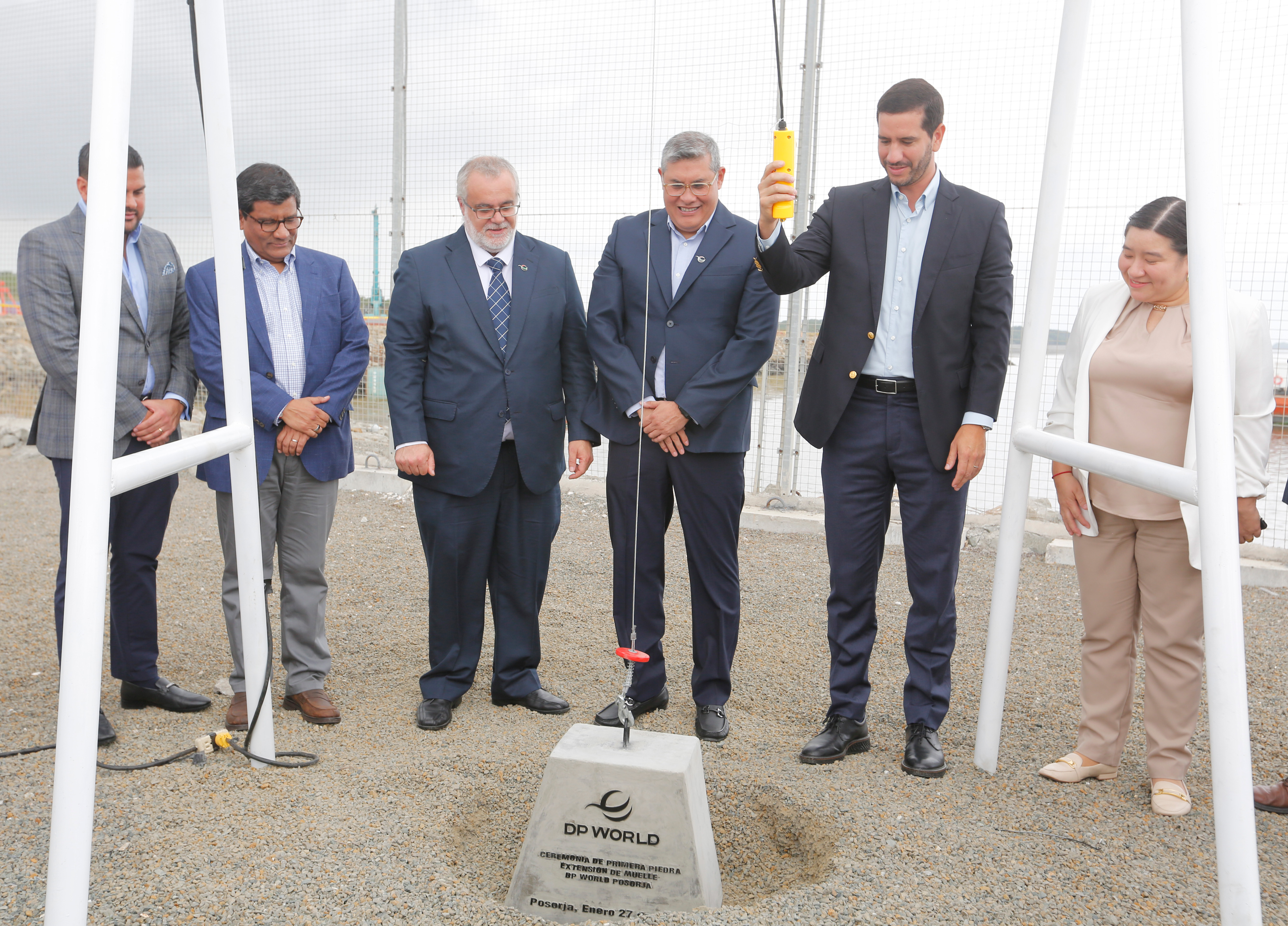 CEO of DP World in Ecuador and dignitaries breaking ground of berth expansion project at Port of Posorja