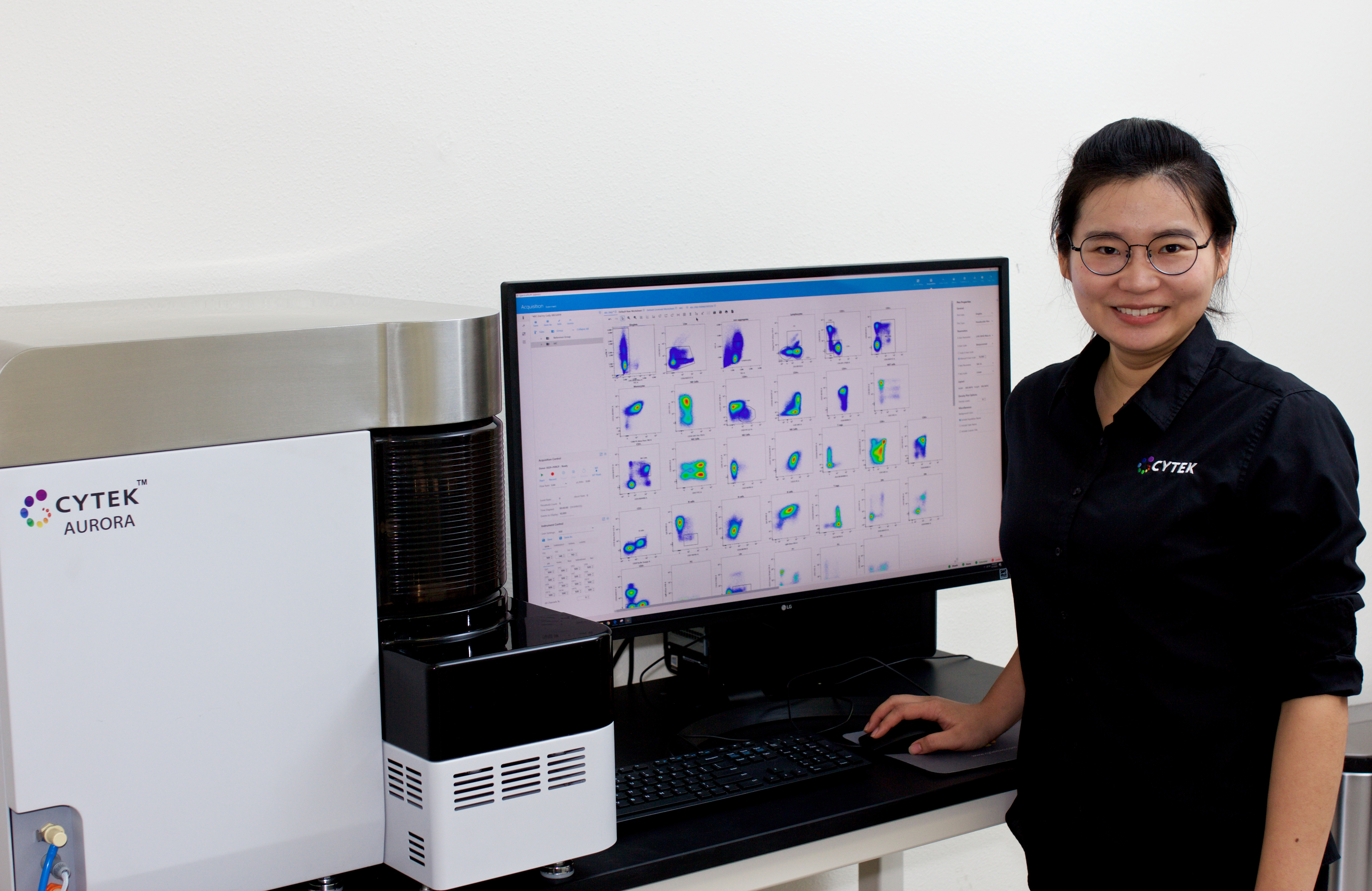 5-laser Cytek Aurora - record breaking 40-color fluorescence flow cytometry panel