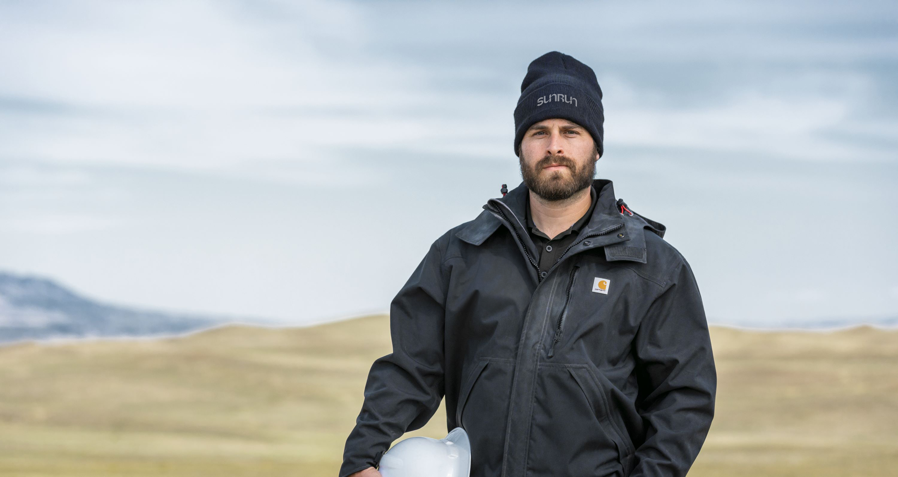 Sunrun installer wearing Carhartt gear for the elements