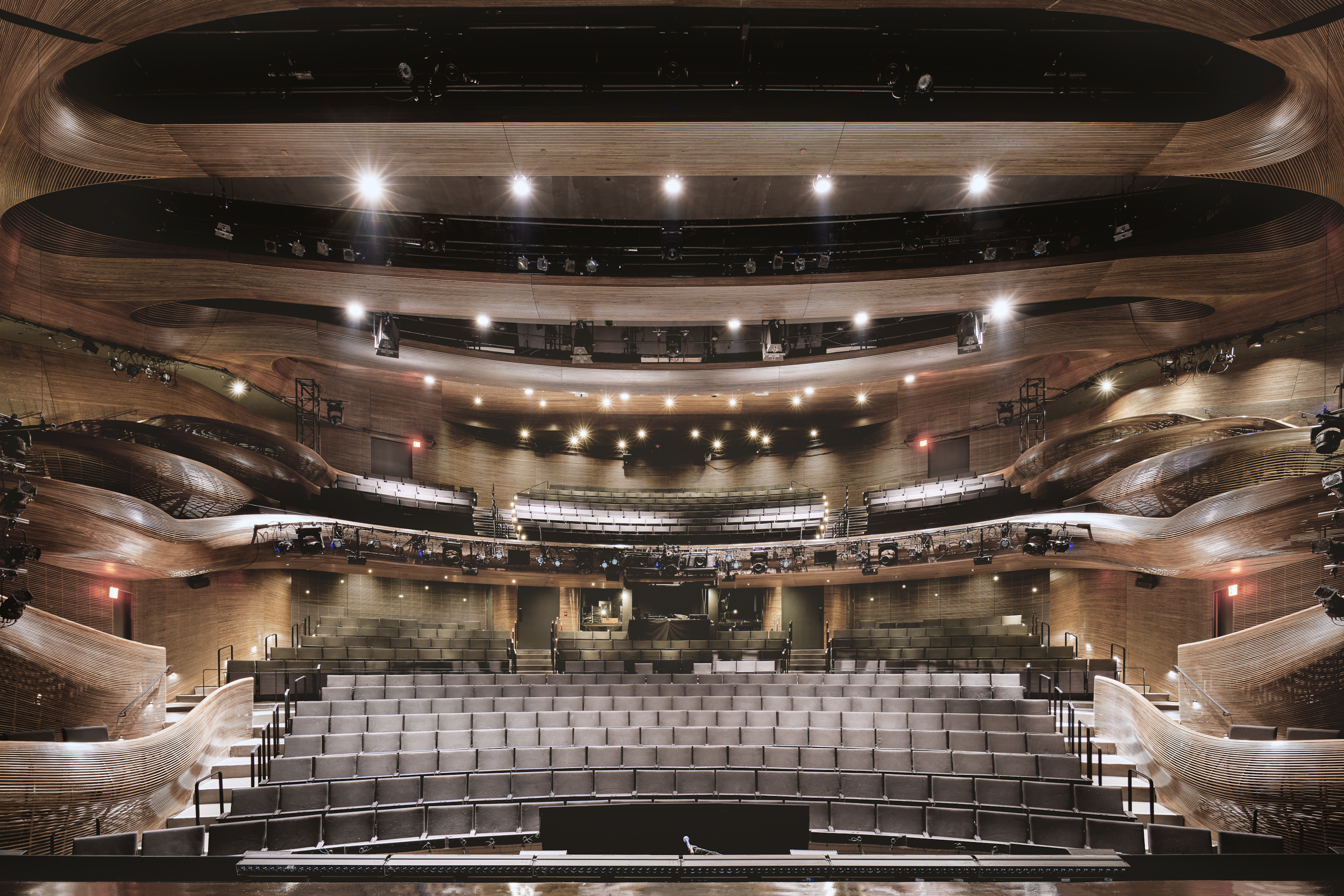 The Coca-Cola Stage at The Alliance Theatre
Photo Credit: Leonid Furmansky