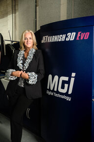 Konica Minolta installe la presse JETvarnish 3D Evolution chez Print Panther Direct