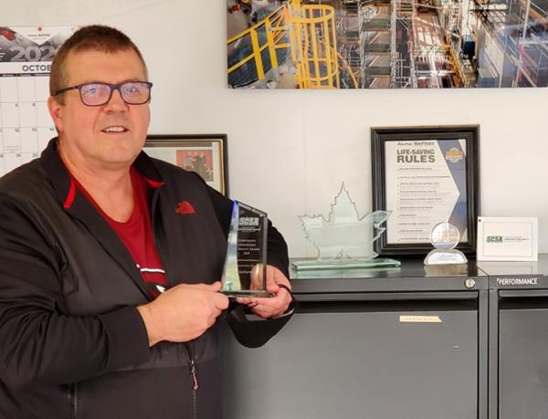 Don Black, Saskatchewan branch manager for AlumaSafway, and his dedicated team of trade workers were awarded an SCSA Constructing Safety Leadership Award.  