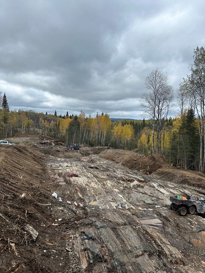 Vue vers l’ouest du décapage effectué lors de la phase 2