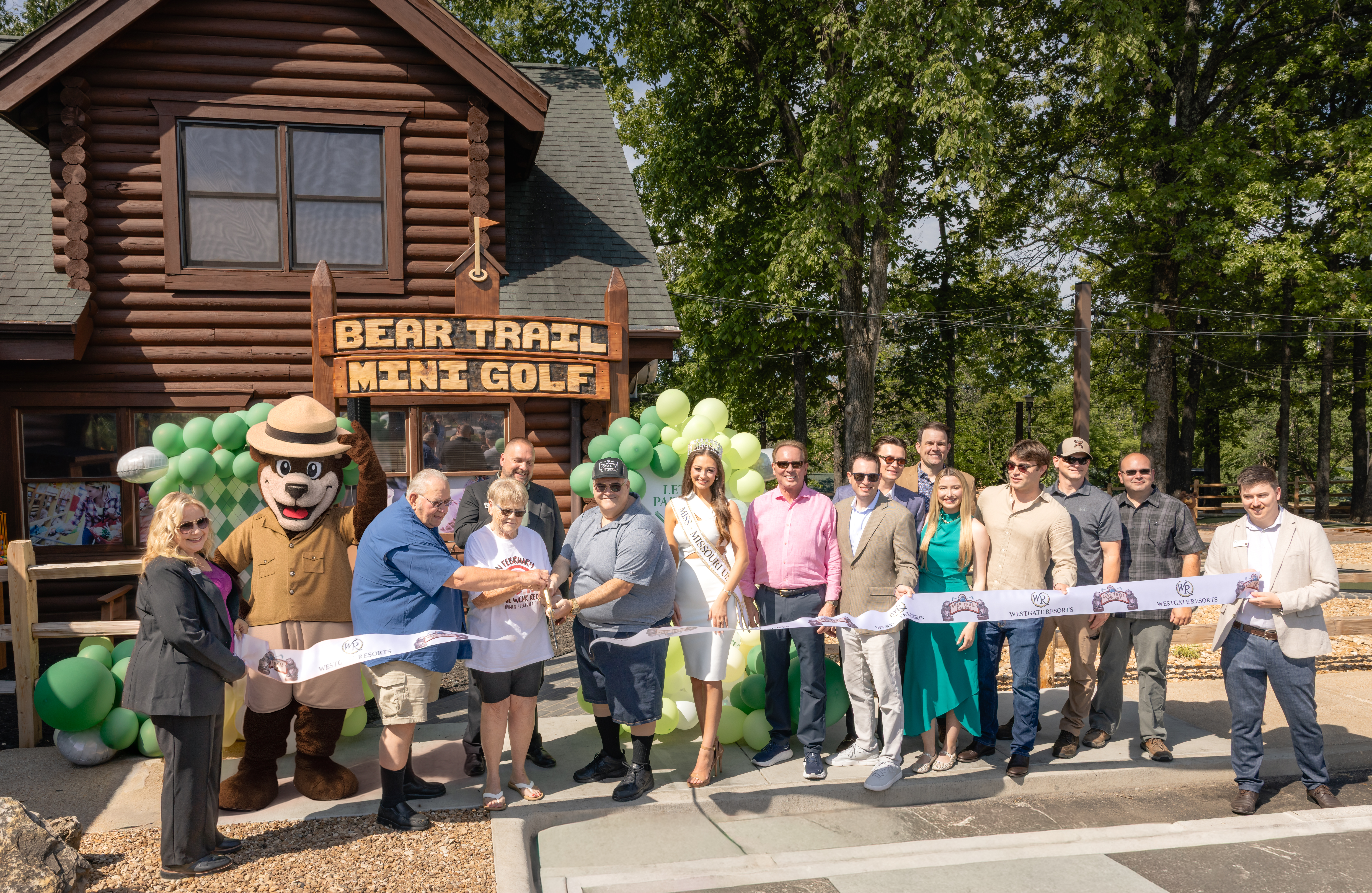 Mini golf ribbon cutting