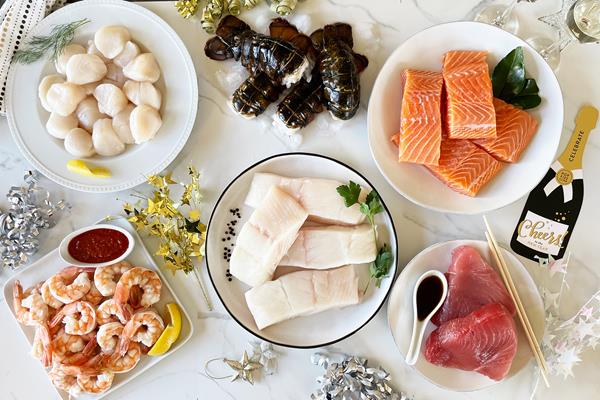 The KnowSeafood “21 for ’21” promotion offers $50 off 21 portions of six celebration-worthy seafood varieties, including scallops, halibut, jumbo shrimp, tuna steaks, salmon, and lobster tails for $149. 