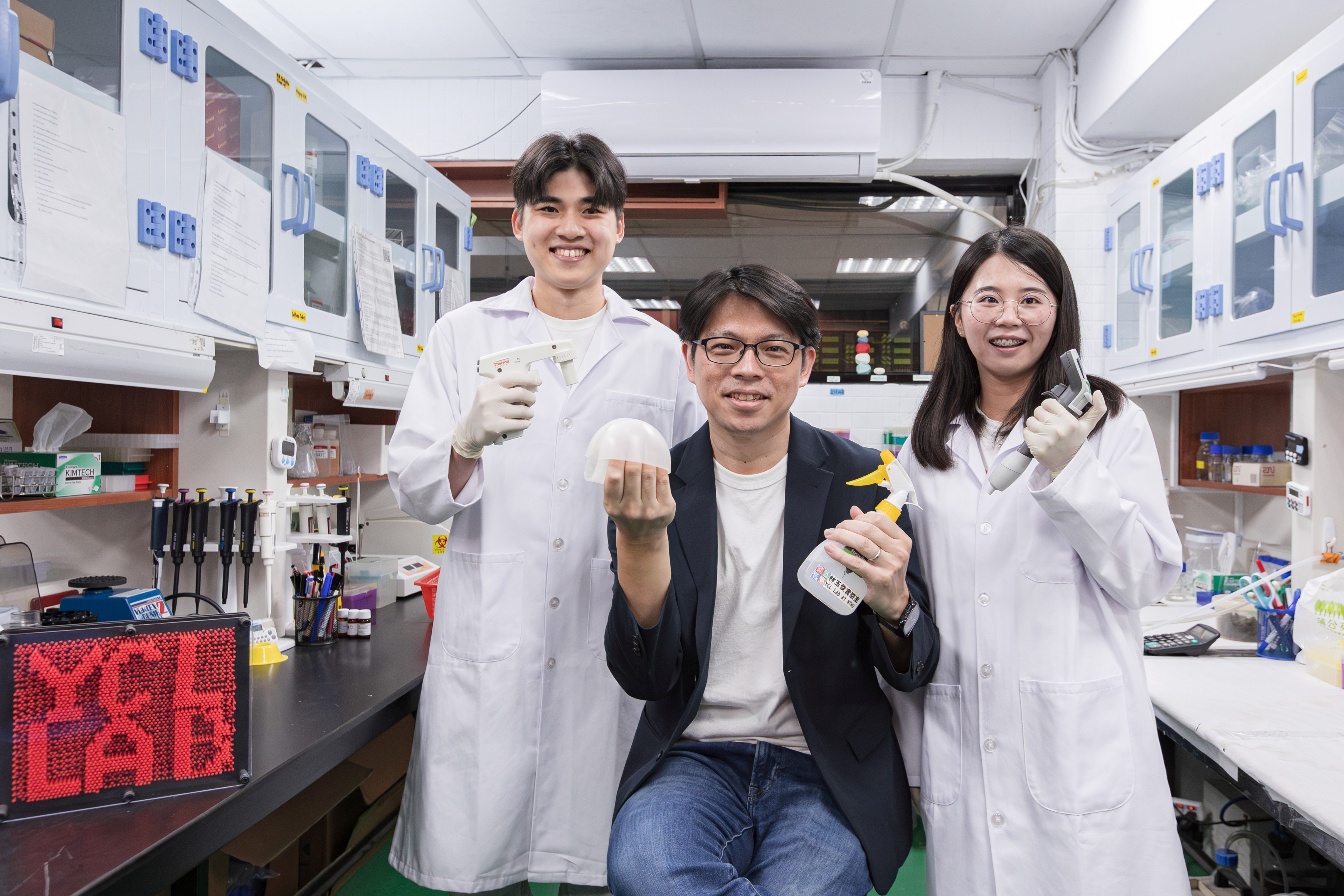 NTHU Develops Cellular Transport Freeze Technique Capable of Blocking Virus Invasion