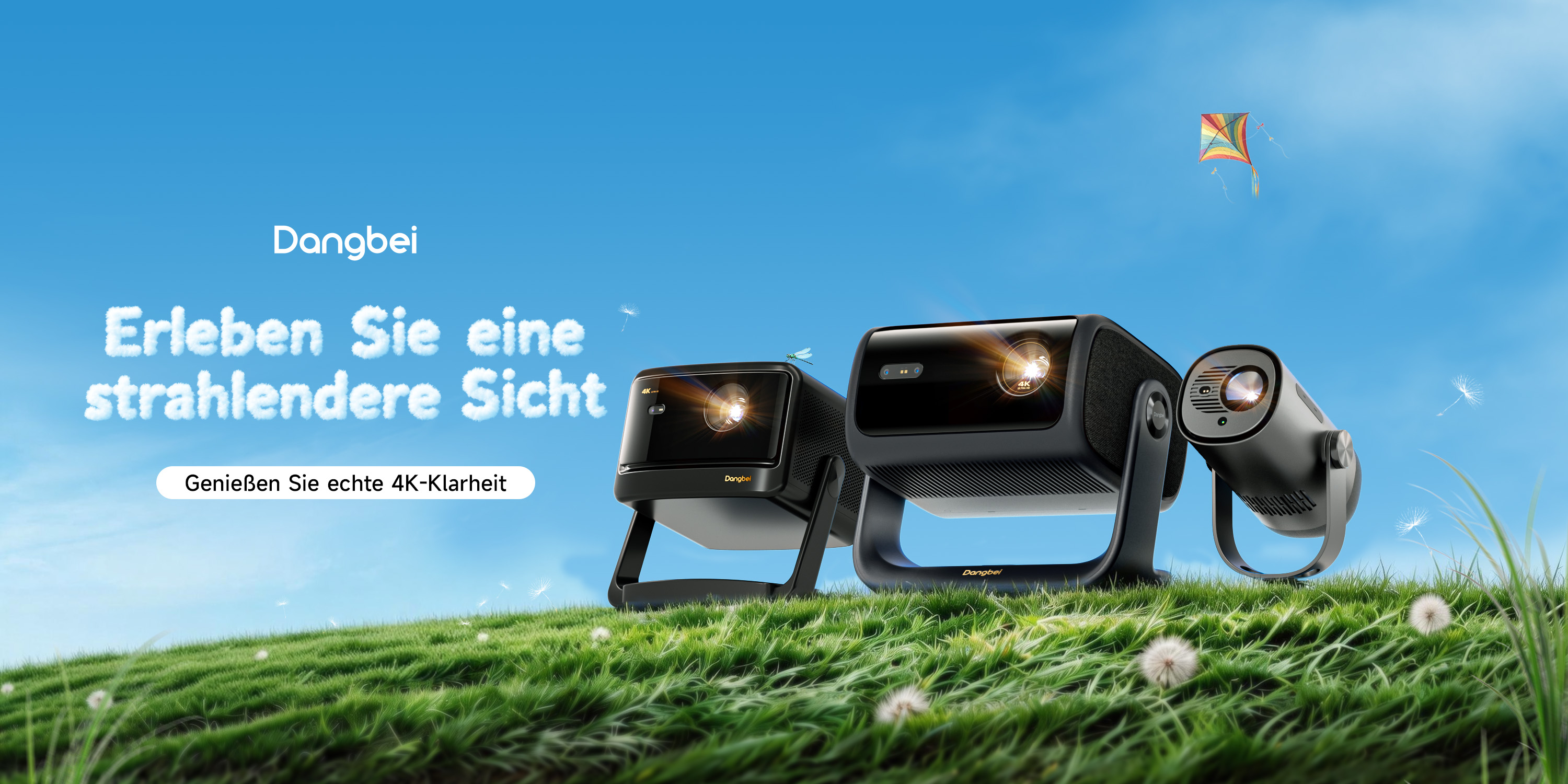 Drei Dangbei 4K-Projektoren auf einer grünen Wiese unter blauem Himmel - Dangbei Frühjahrs-Sale 2026 bei Amazon Deutschland