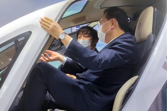 Chinese Premier Visited EHang Exhibition Booth at the China Import and Export Fair