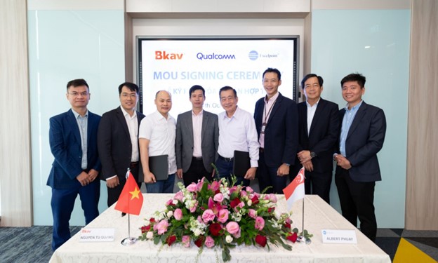 Representatives of Qualcomm, Bkav and Excelpoint