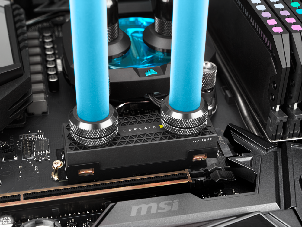 CORSAIR MP600