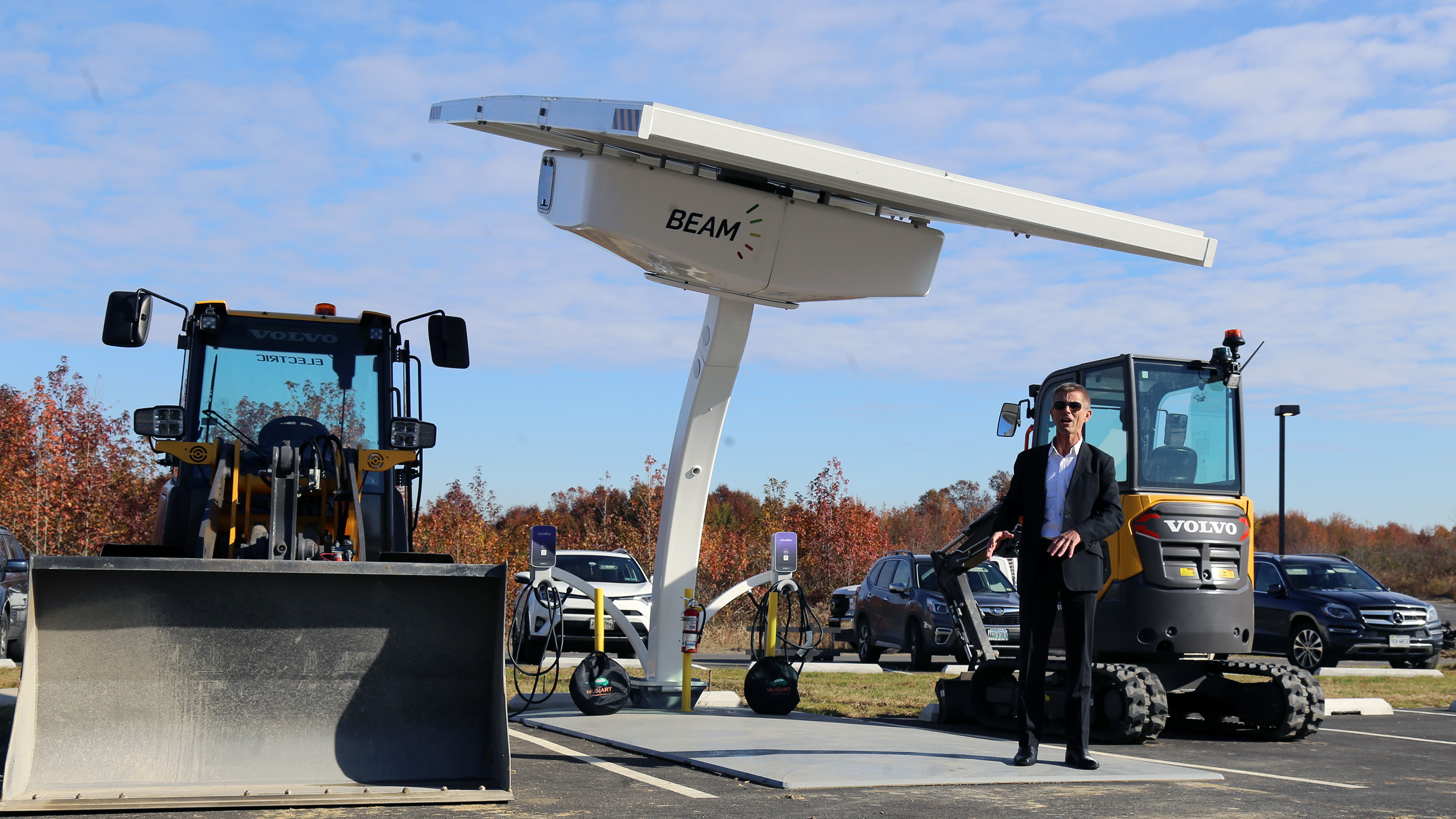 Beam Global CEO Desmond Wheatley-Volvo and US Fish and Wildlife Service Showcase-Nov 2021