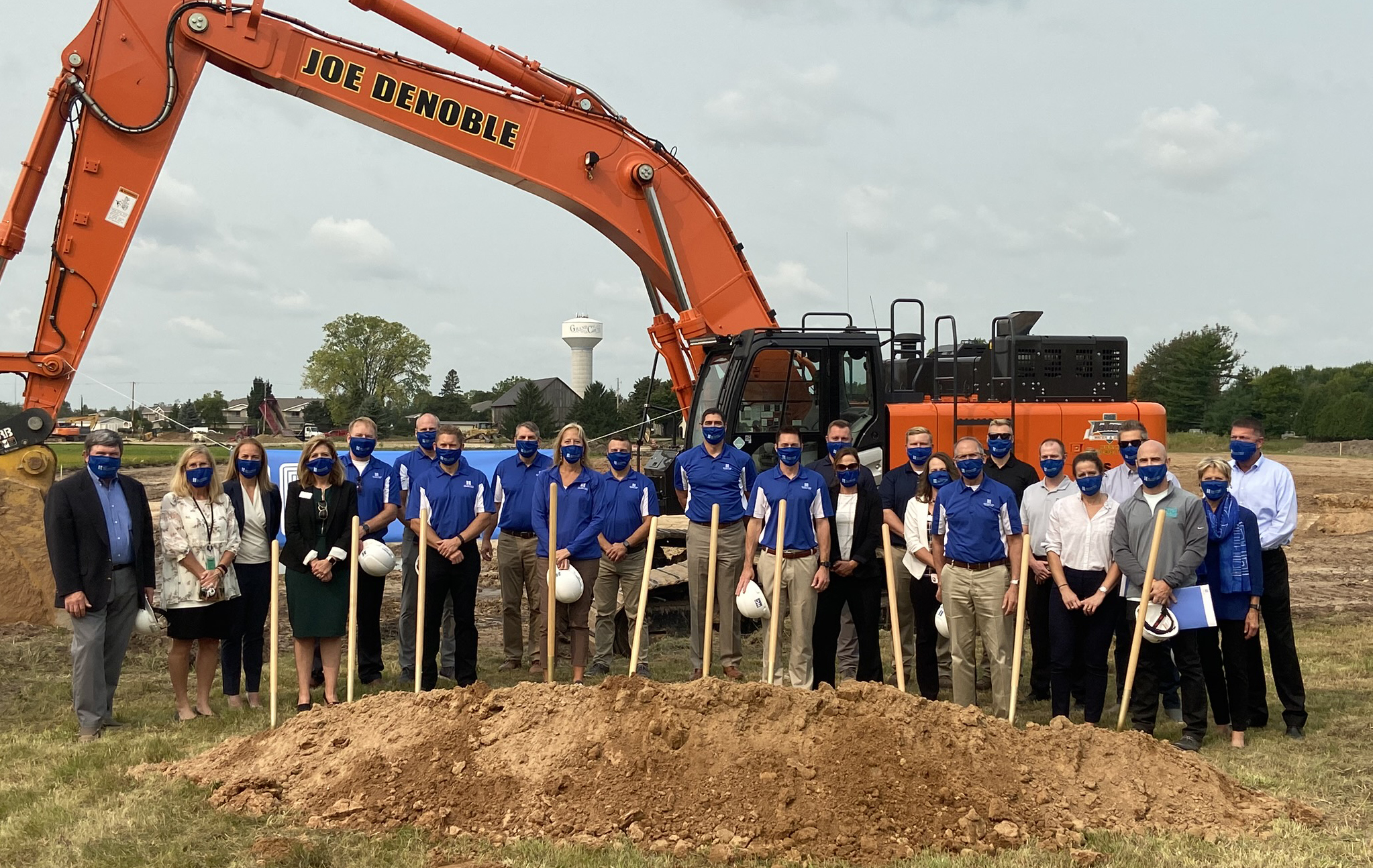 Fox Valley Groundbreaking Group Photo