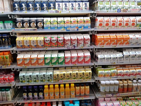 Taipei beverage aisle