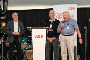 U Les fondateurs de l'usine ABB à Québec. De gauche à droite :  Garry Vail, Henry Buijs, un scientifique très renommé dans le domaine de la spectrosco