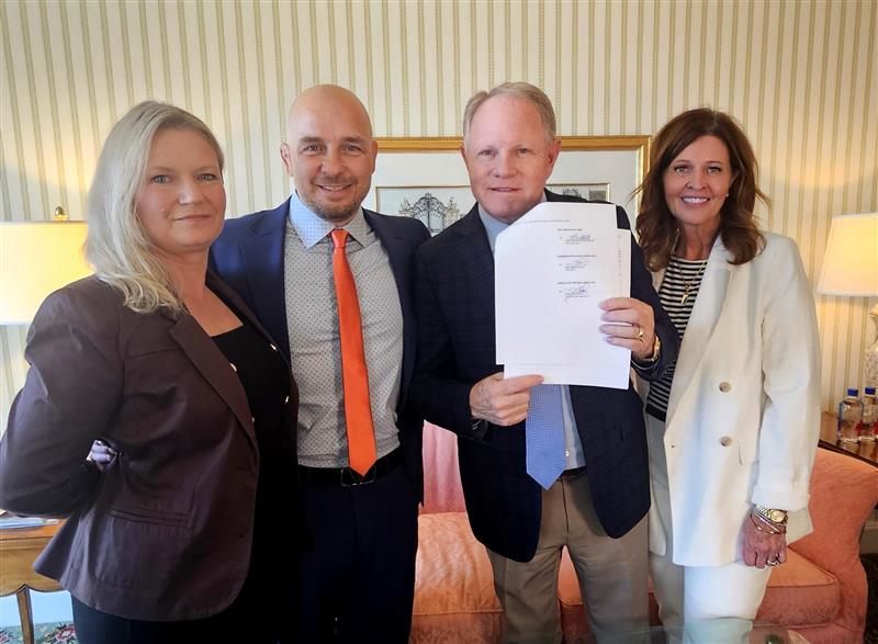 Experior Financial Group Co-Founders with Monte and Lisa Holm of AOG