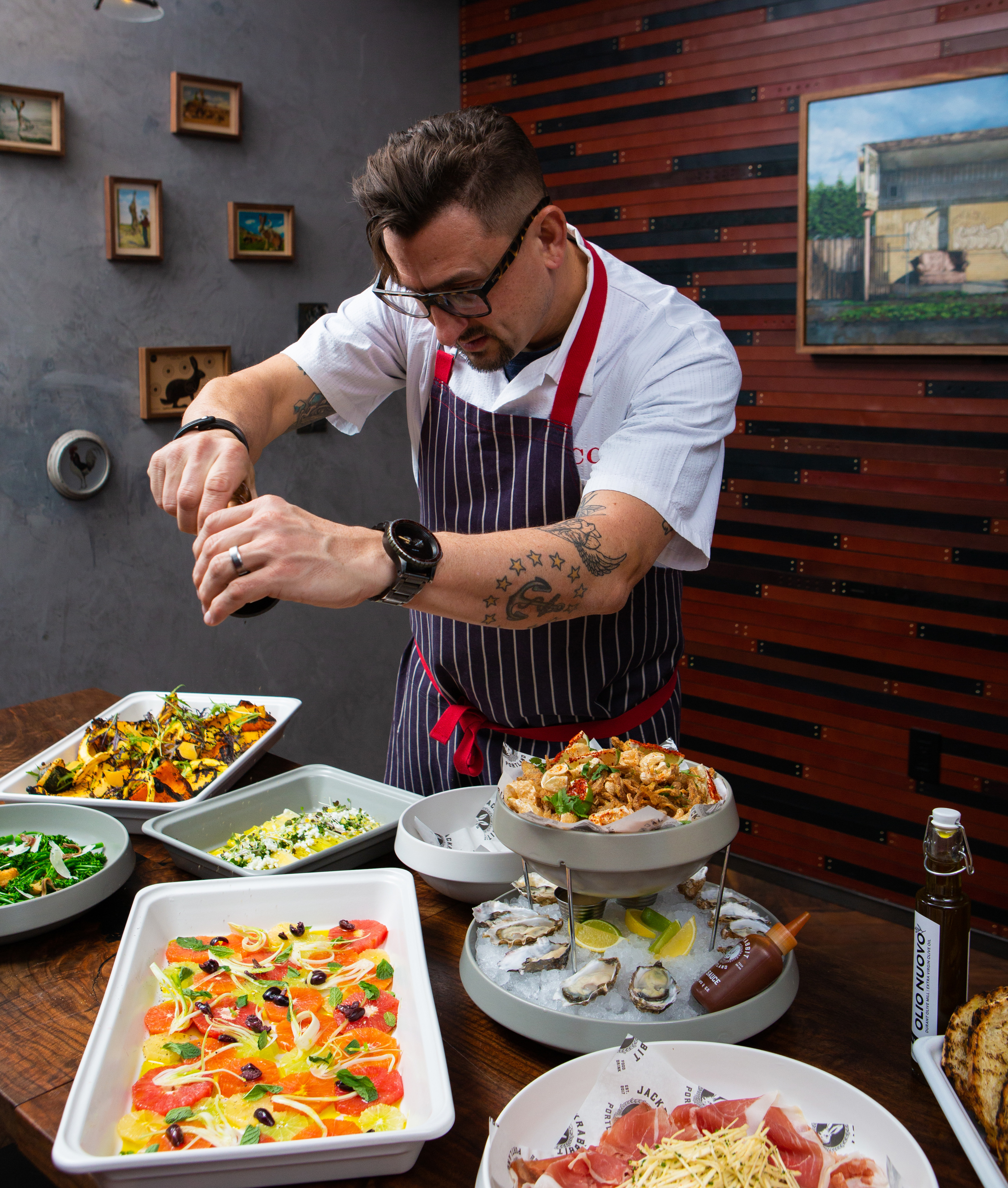 Chef Chris Cosentino at Jack Rabbit in Portland, OR using Emile Henry Welcome

Photo Credit: Alan Weiner | AlanWeinerPhotography.com
