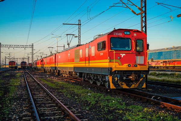 7864_XL_TRAXX_Africa_locomotive