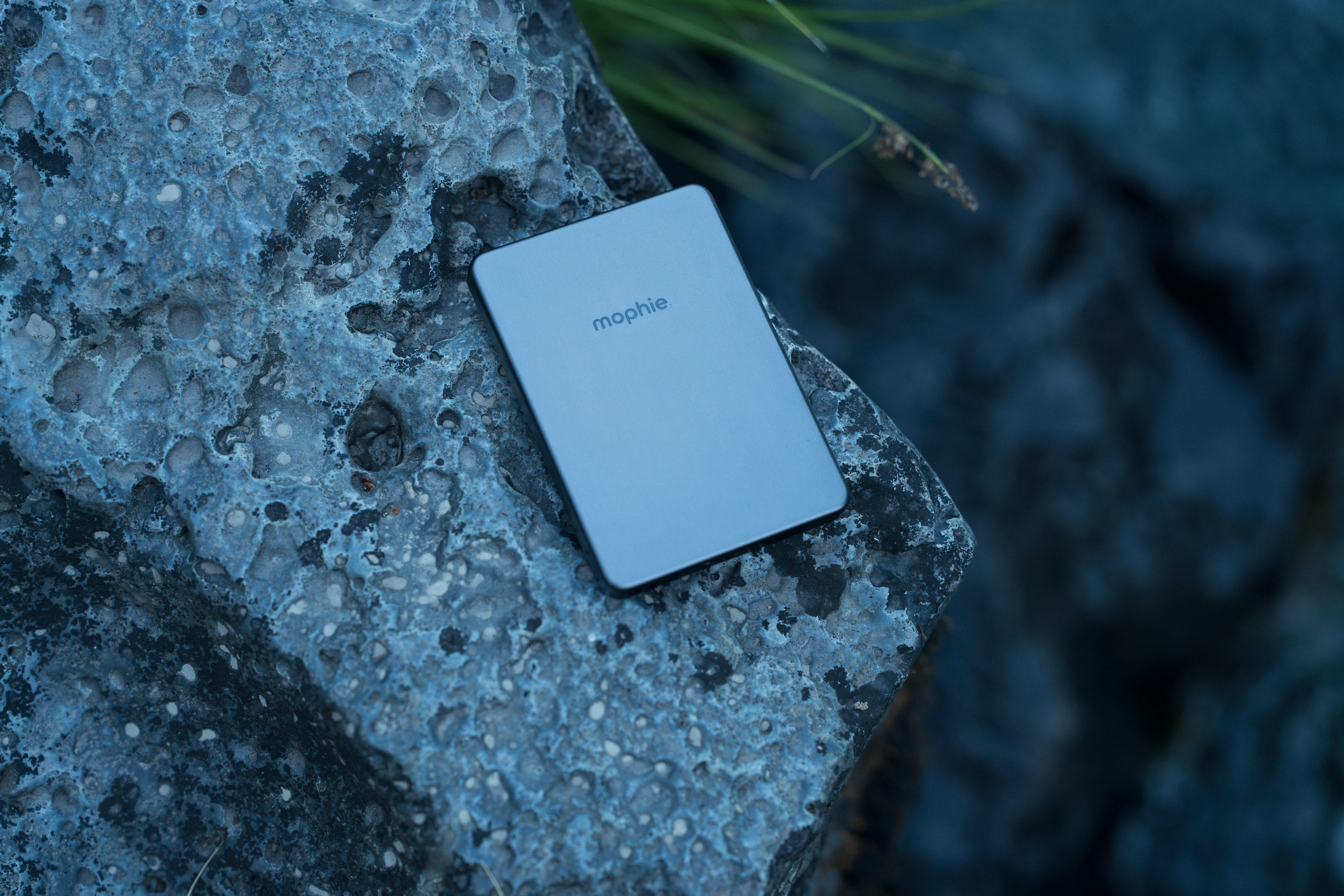 mophie powerstation wireless slim