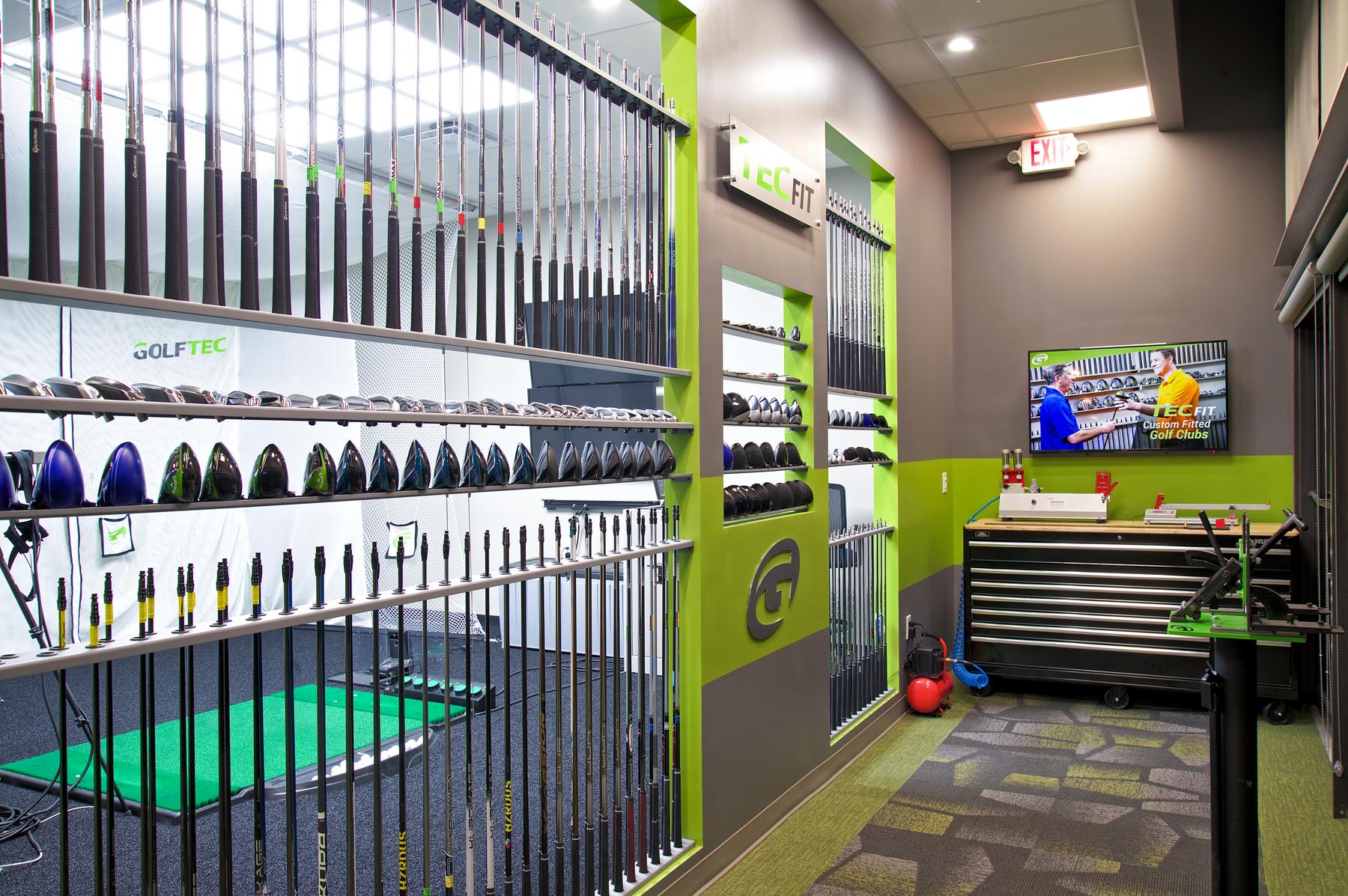 GOLFTEC Club Fitting wall
