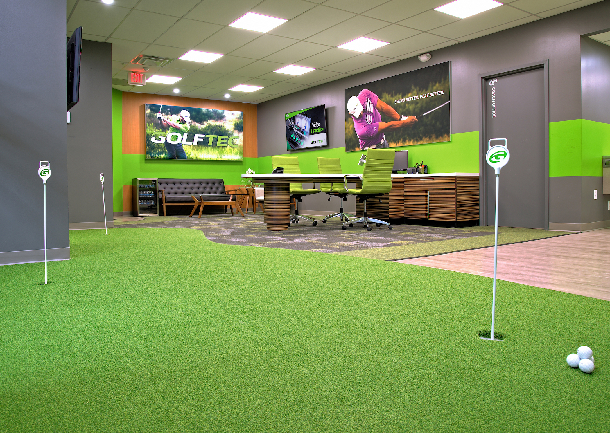 GOLFTEC Interior