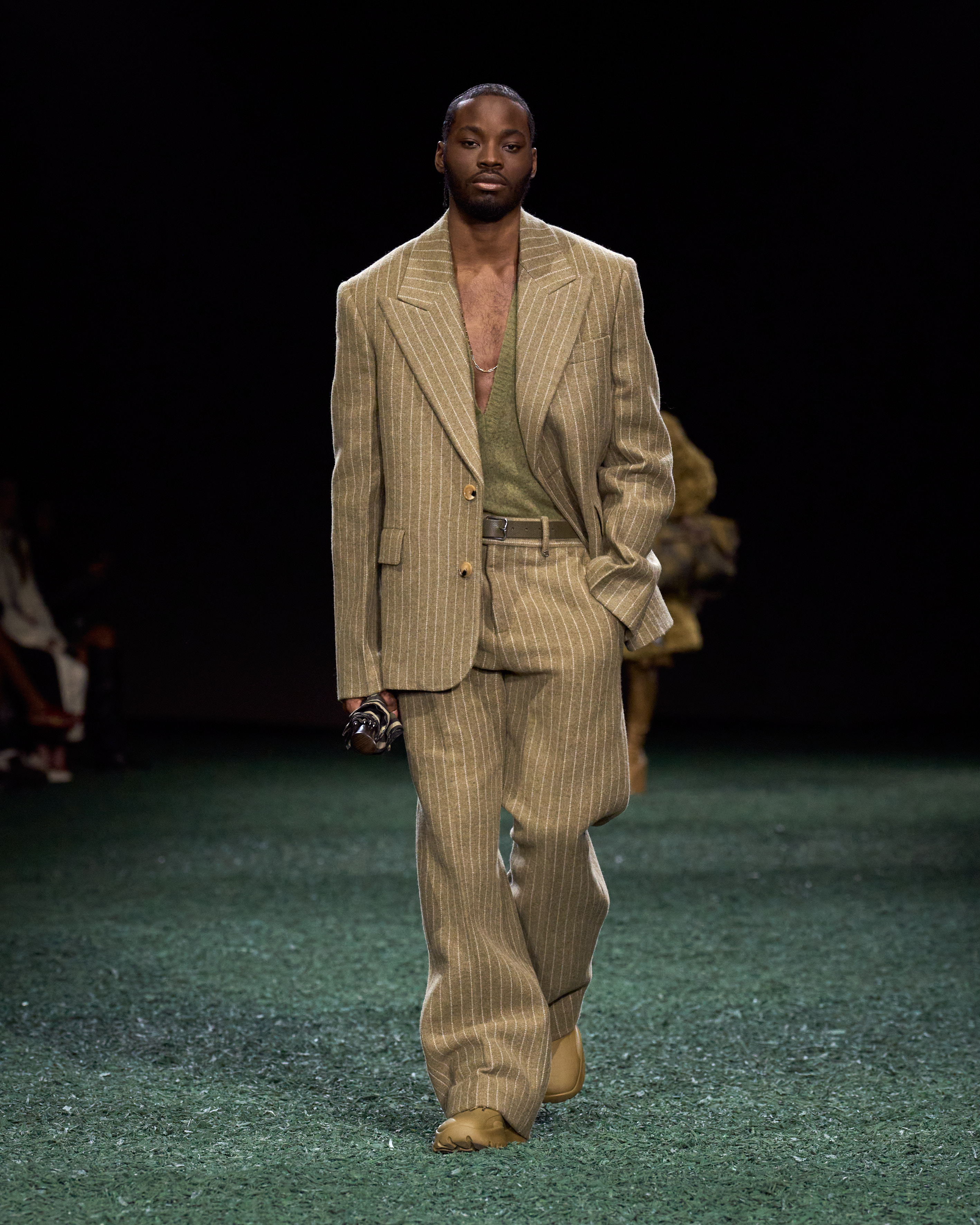 Burberry Winter 2024 Show - Look 14 - MALACHI