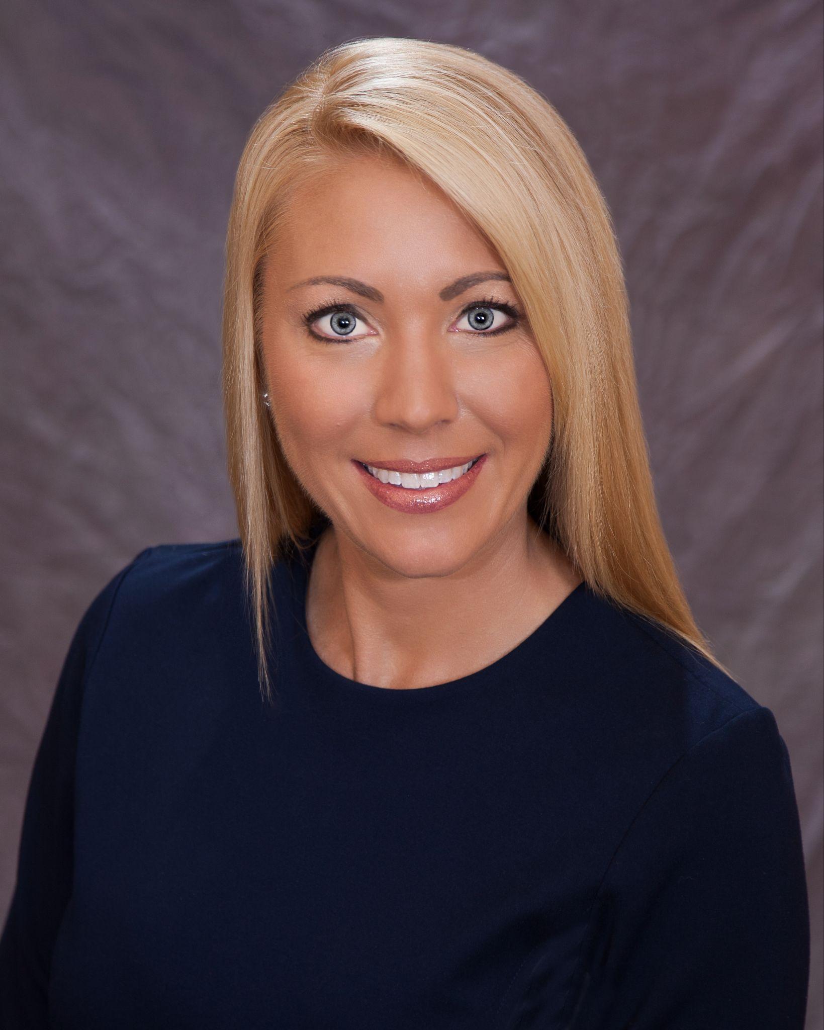 Insurance Advisor Sissy LeClair Shares Insights as Commercial Auto Insurance Advisor in HelloNation