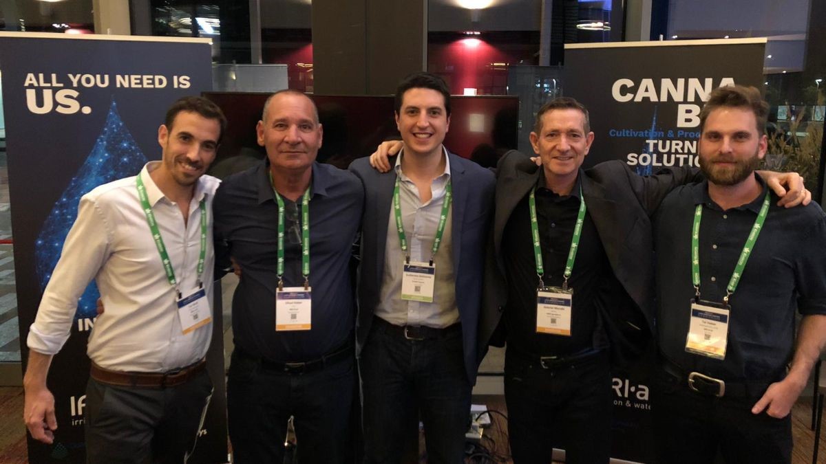 WWT's international team. 