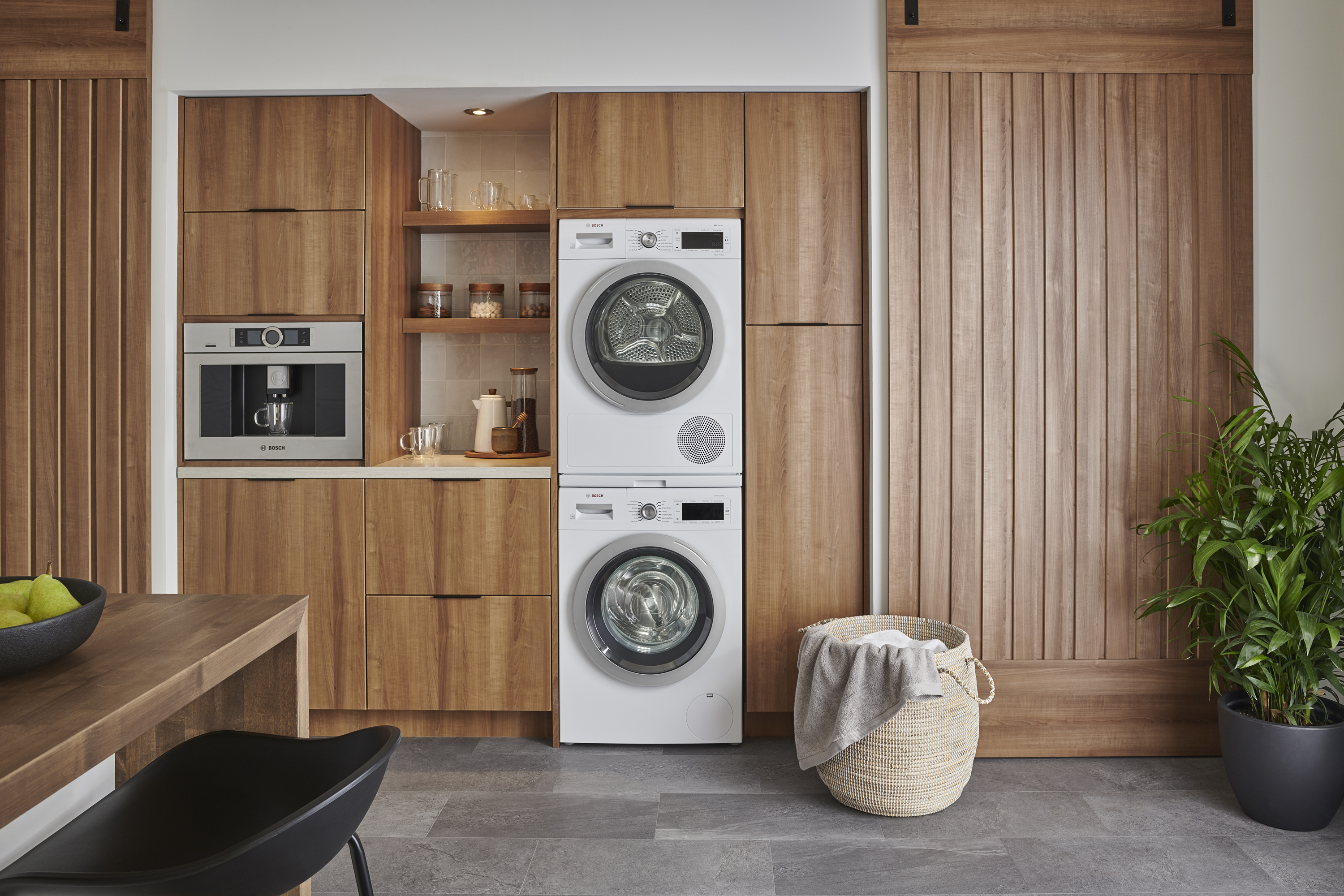 Bosch 500 Series Laundry Pair with Heat Pump Drying Technology