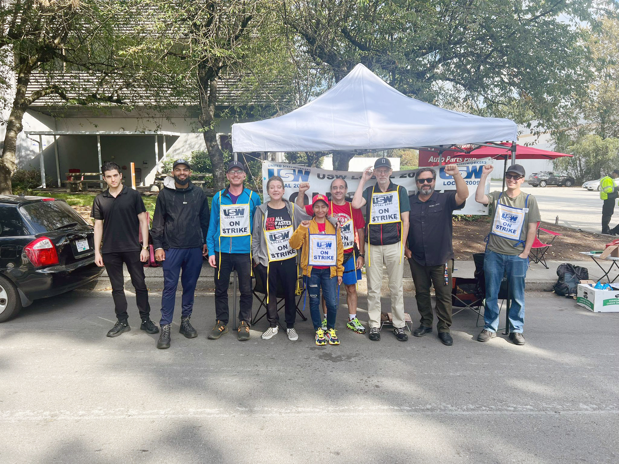 Uni-Select workers on strike in Coquitlam