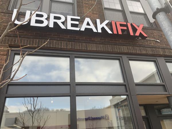 uBreakiFix Uptown Minneapolis