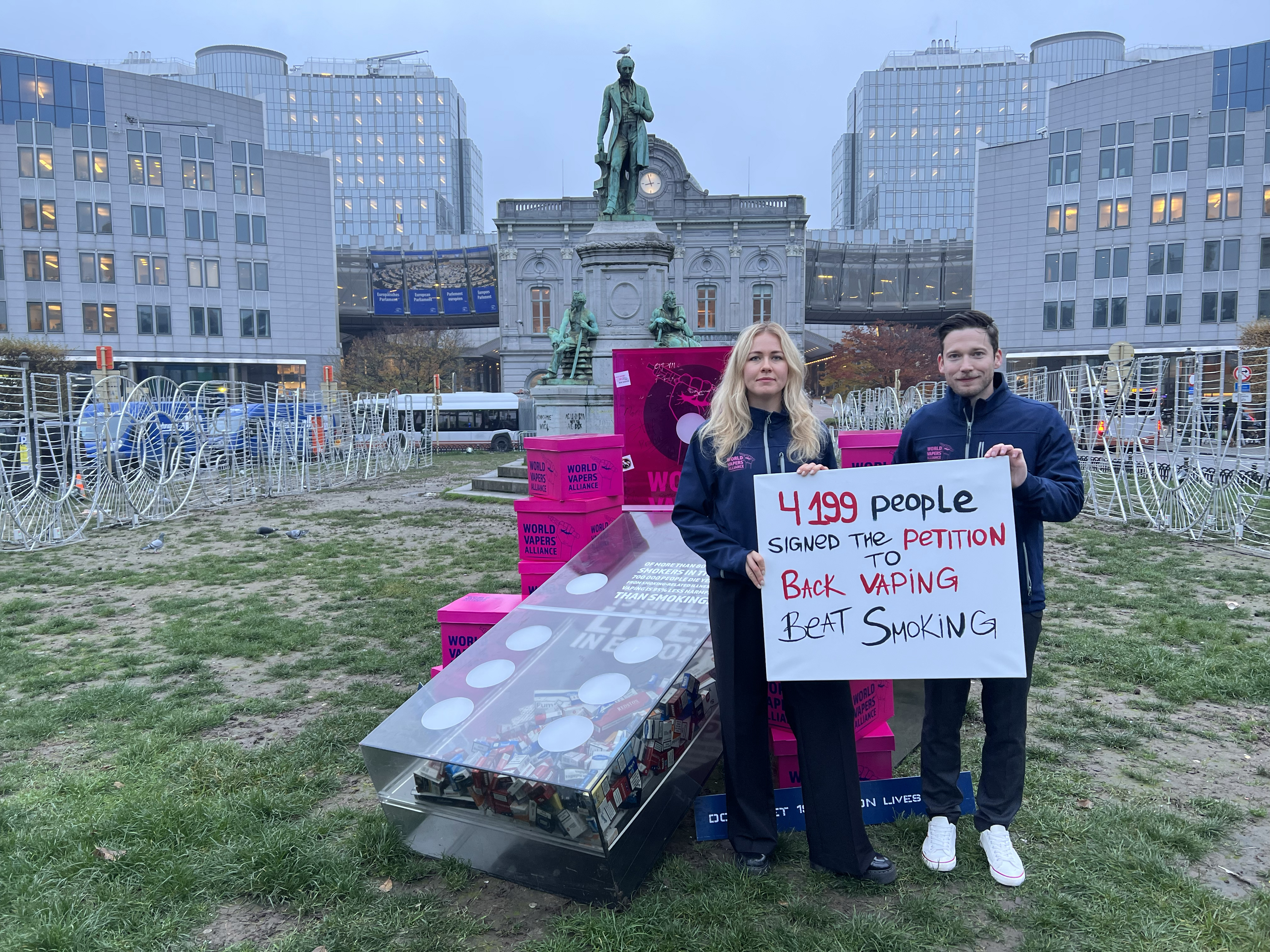 WVA hosted a demonstration in front of the European Parliament to present the results of the public petition signed by 4199 people